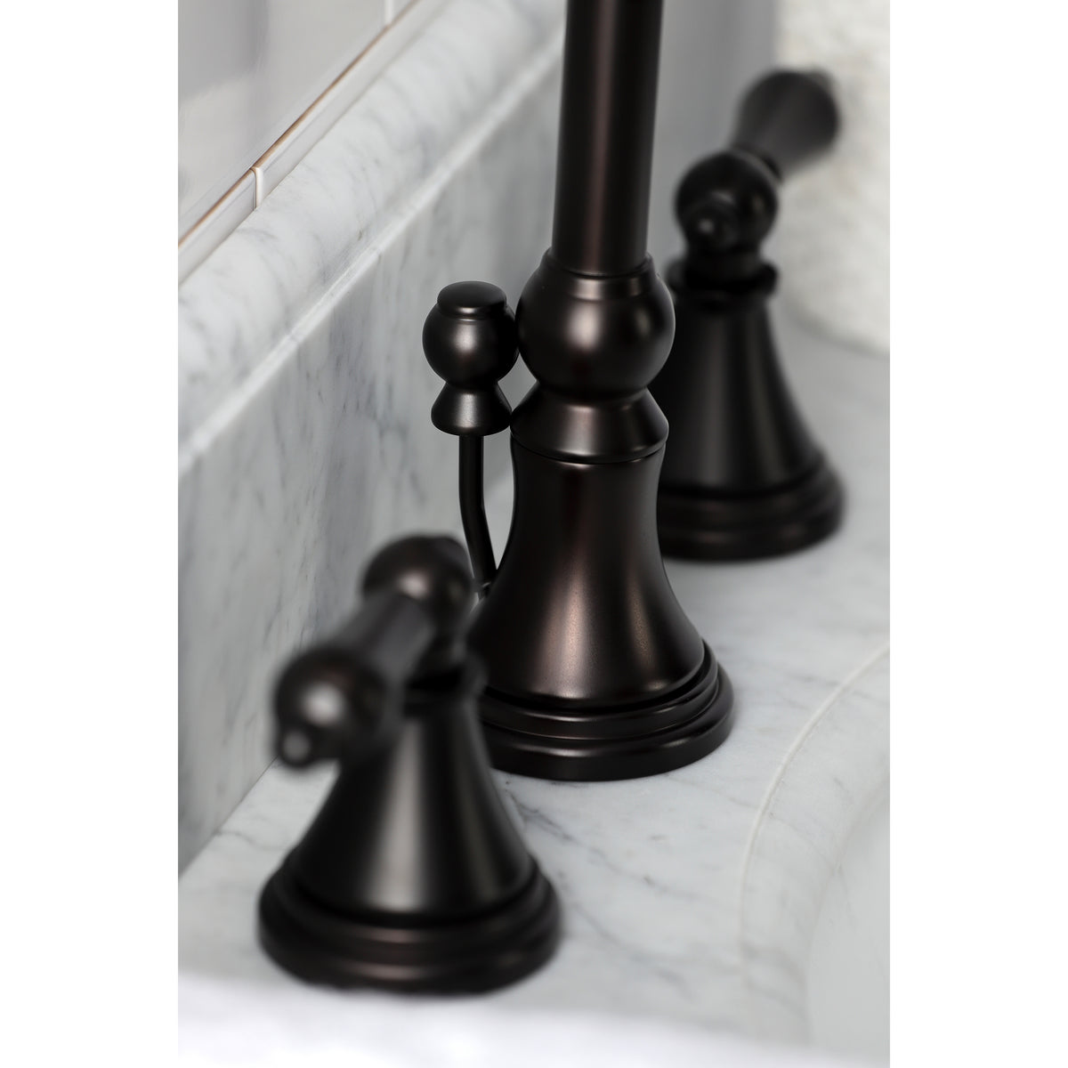 Kingston Brass KS2980AL Governor Widespread Bathroom Faucet