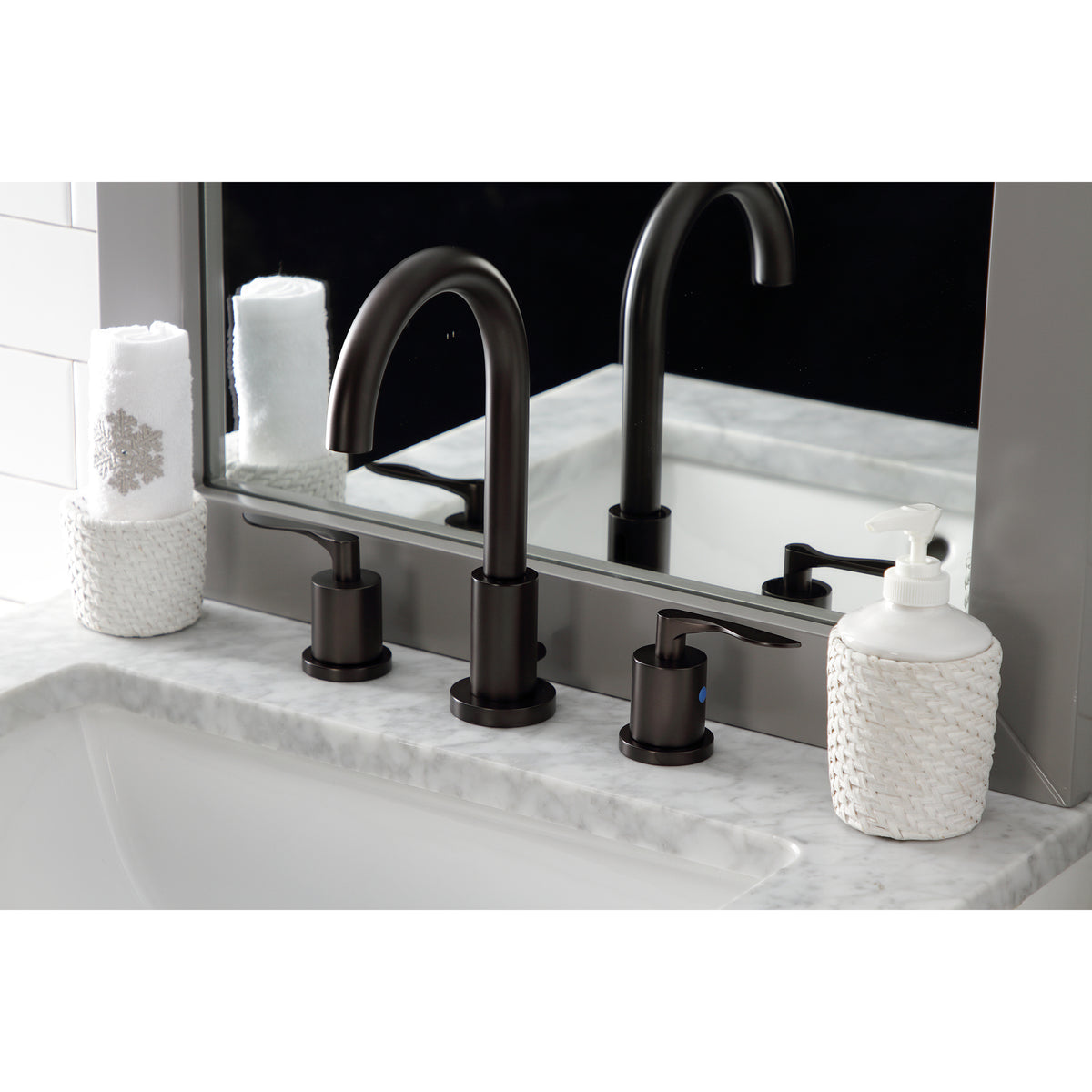 Kingston Brass FSC8925SVL Serena Widespread Bathroom Faucet with Brass Pop-Up