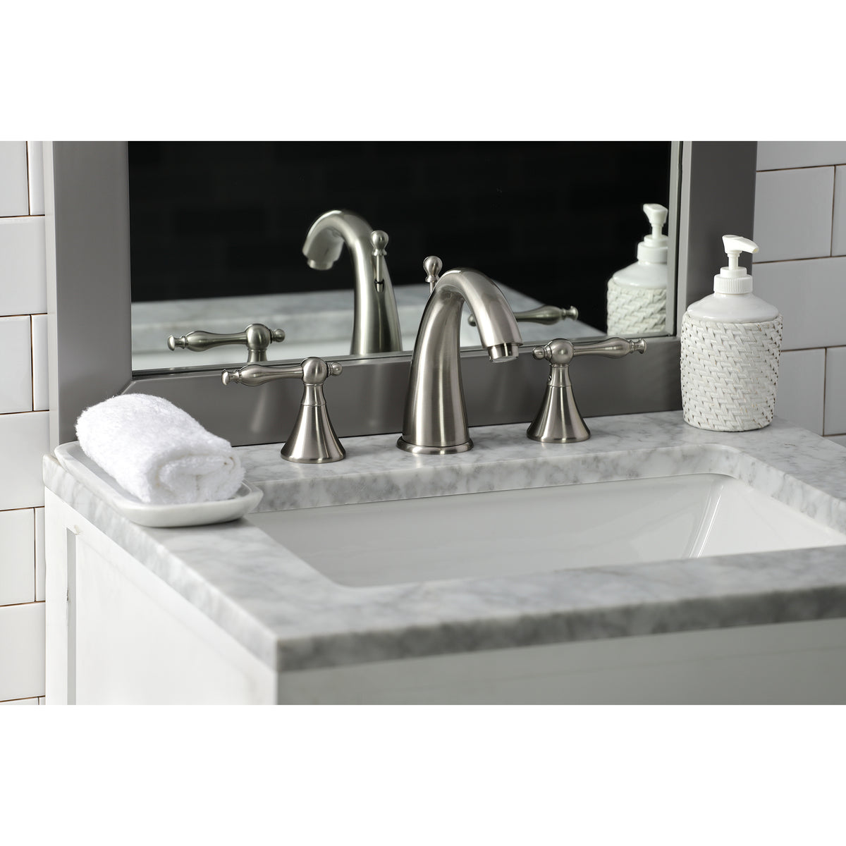 Kingston Brass KS2971NL 8 in. Widespread Bathroom Faucet