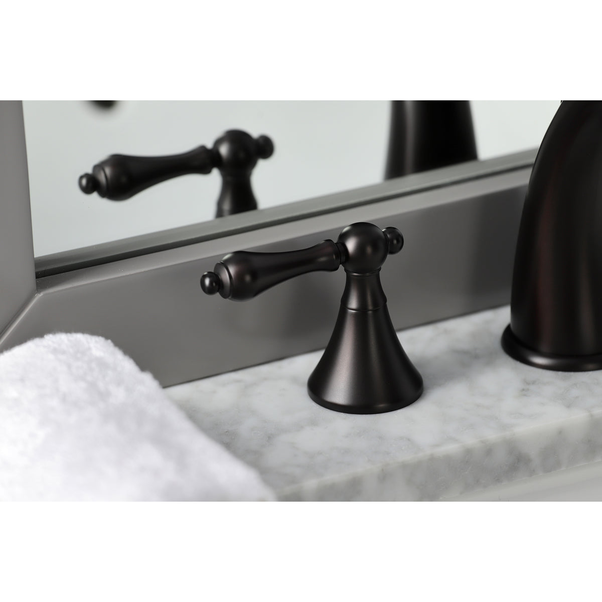 Kingston Brass KS2978AL 8 in. Widespread Bathroom Faucet