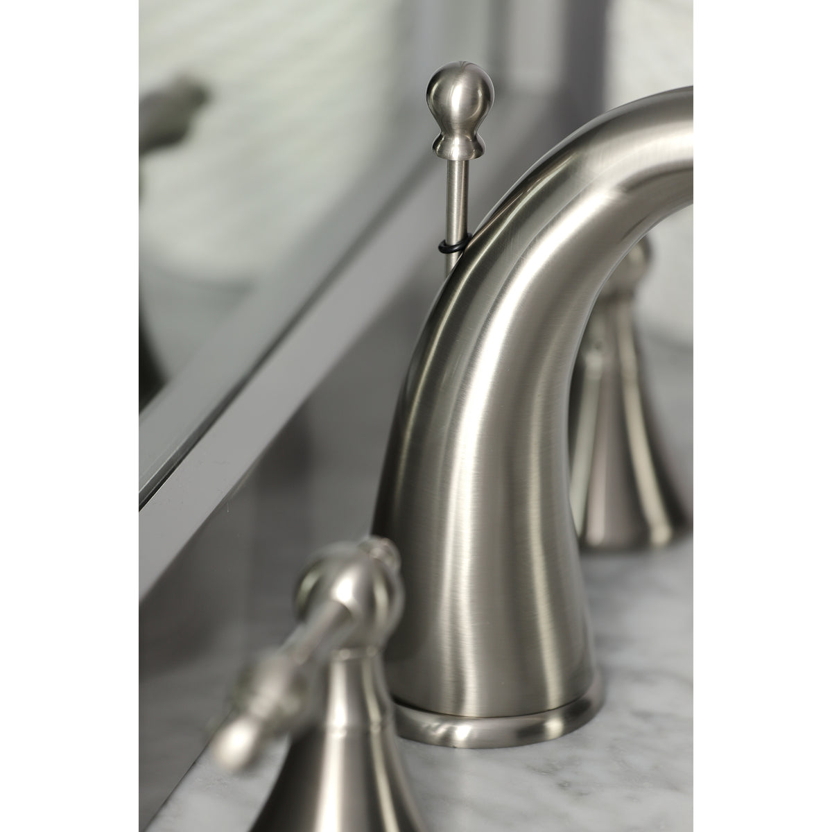 Kingston Brass KS2971NL 8 in. Widespread Bathroom Faucet