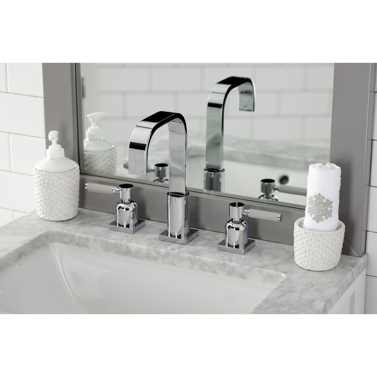 Fauceture FSC8968DKL 8 in. Widespread Bathroom Faucet