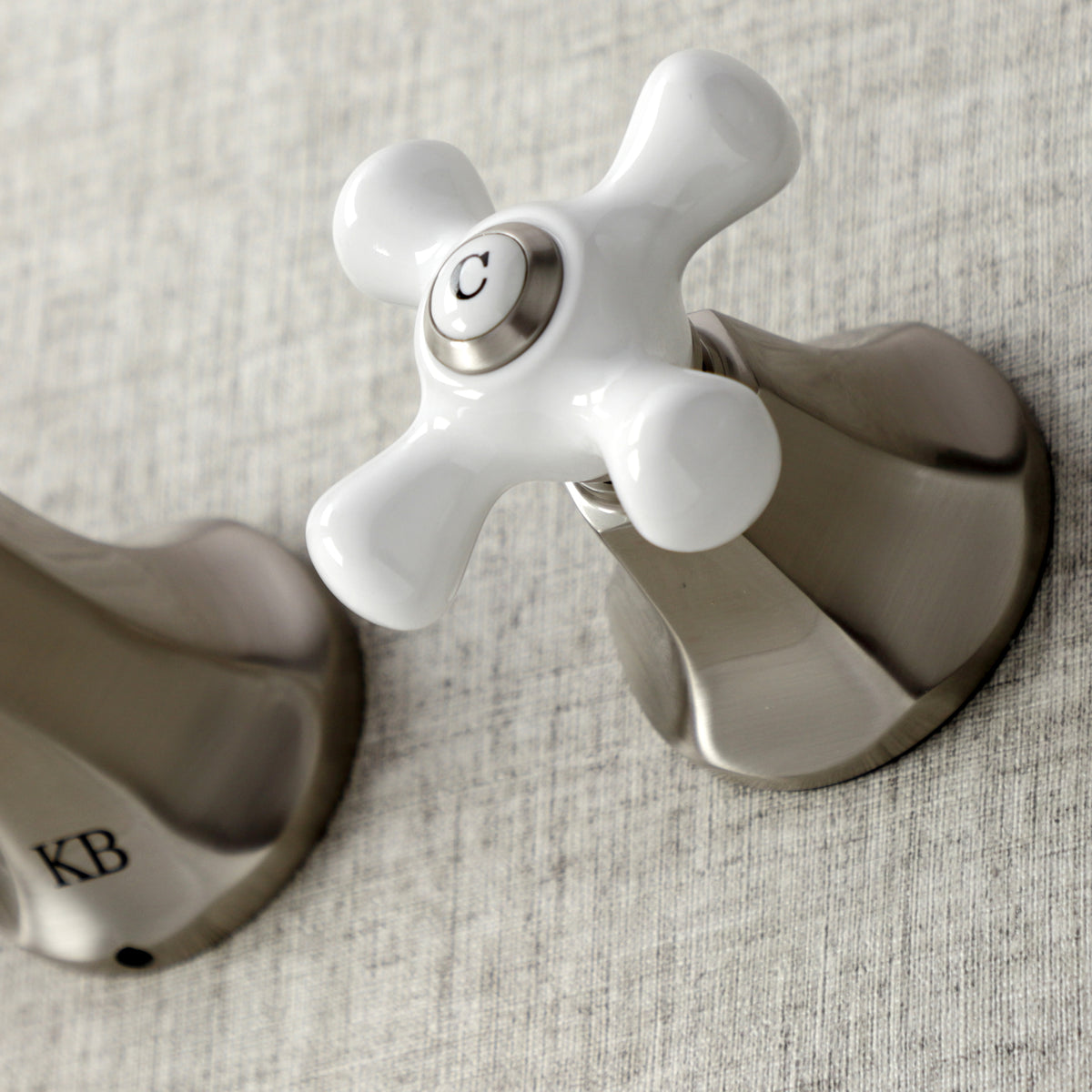 Metropolitan 2-Handle Wall Mount Tub Faucet