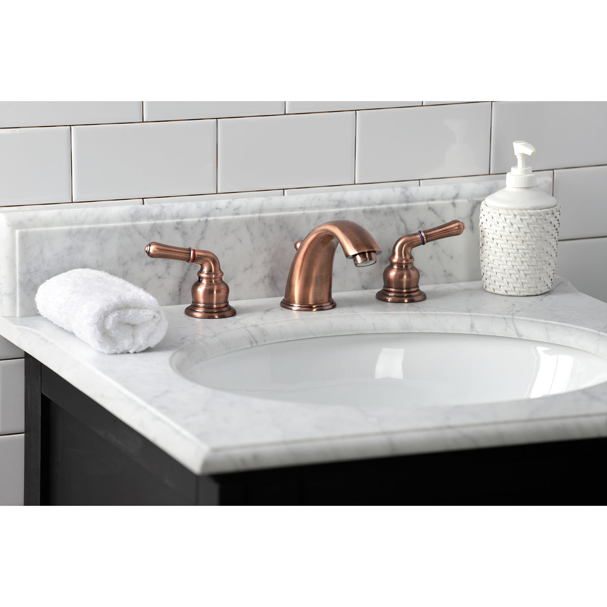 Kingston Brass KB963 Magellan Widespread Bathroom Faucet with Retail Pop-Up