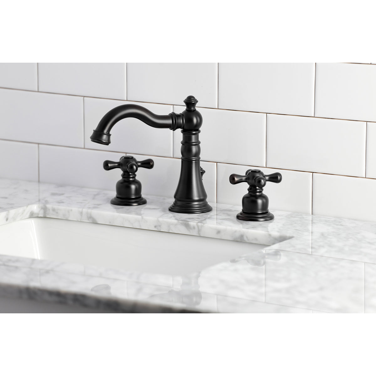 Fauceture FSC1972AX American Classic 8 in. Widespread Bathroom Faucet